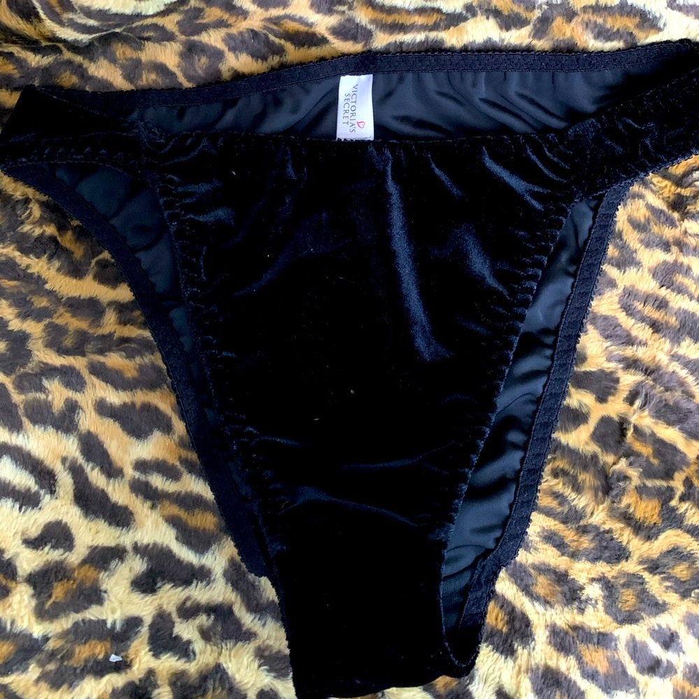 XL Victoria’s Secret black velvet panties